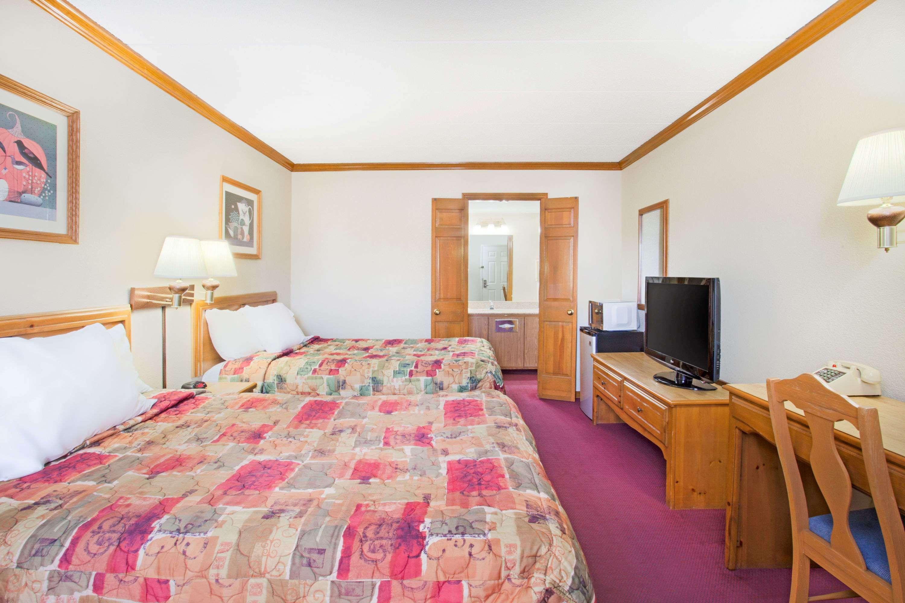 Days Inn By Wyndham Auburn Extérieur photo