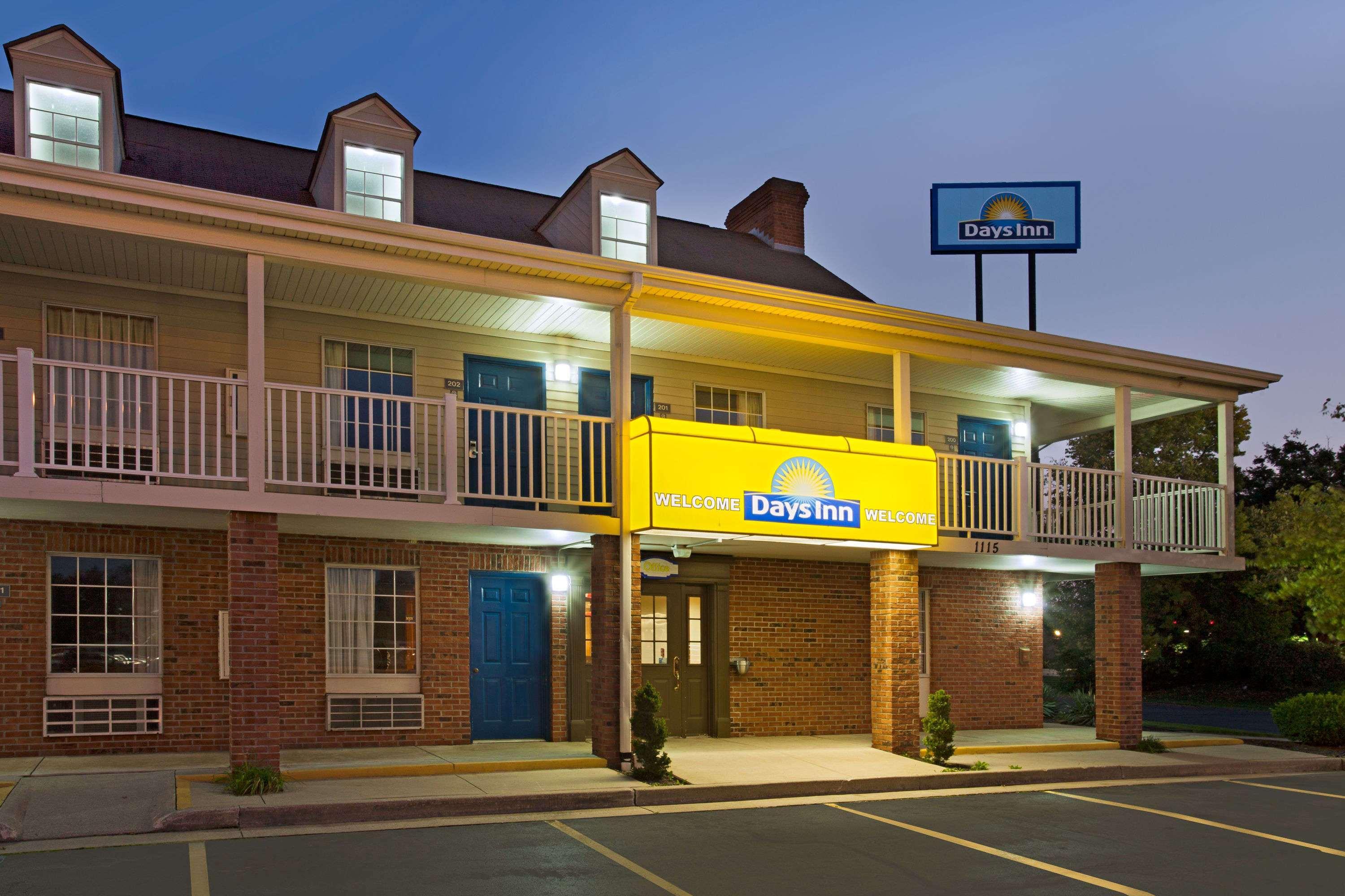 Days Inn By Wyndham Auburn Extérieur photo