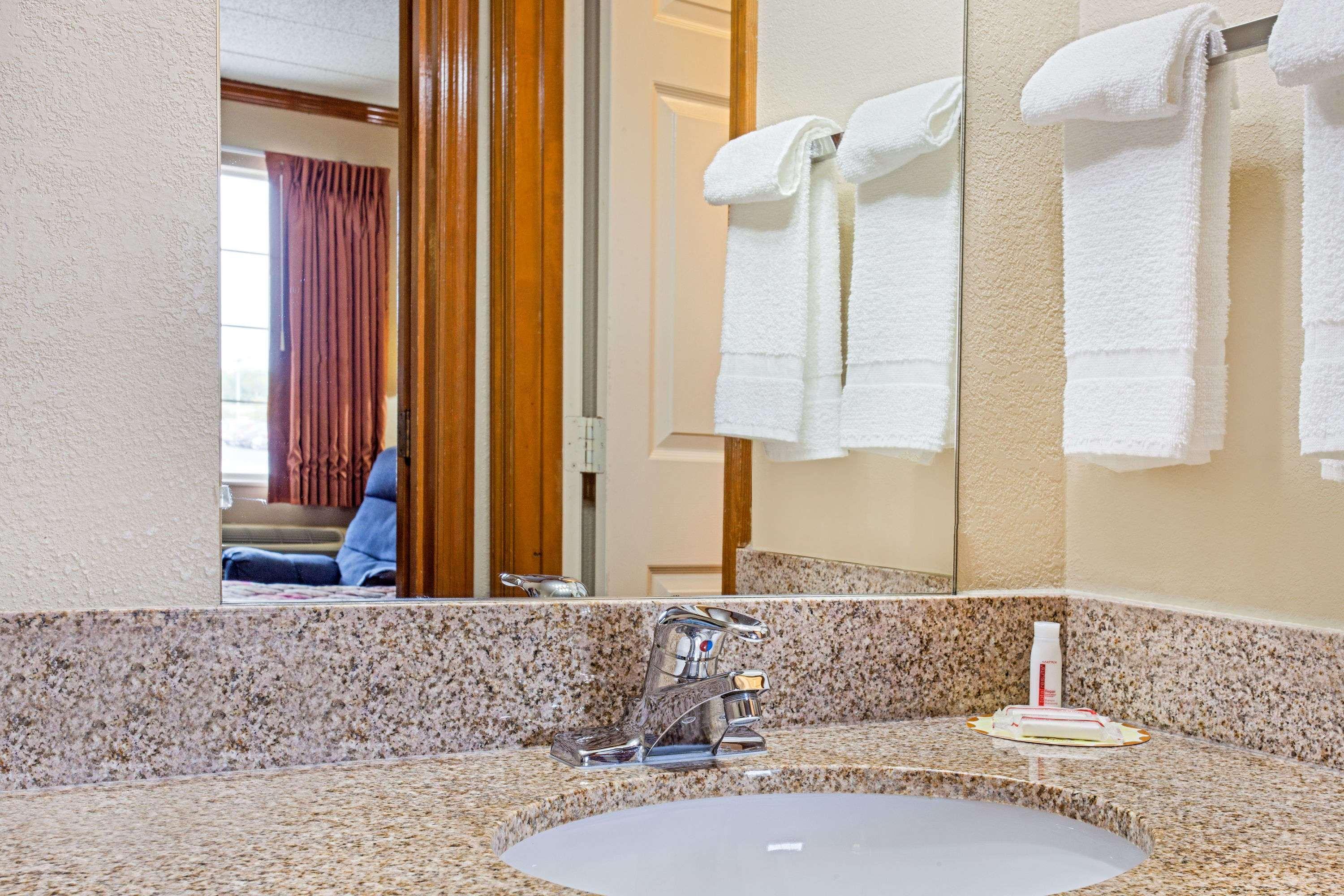 Days Inn By Wyndham Auburn Extérieur photo