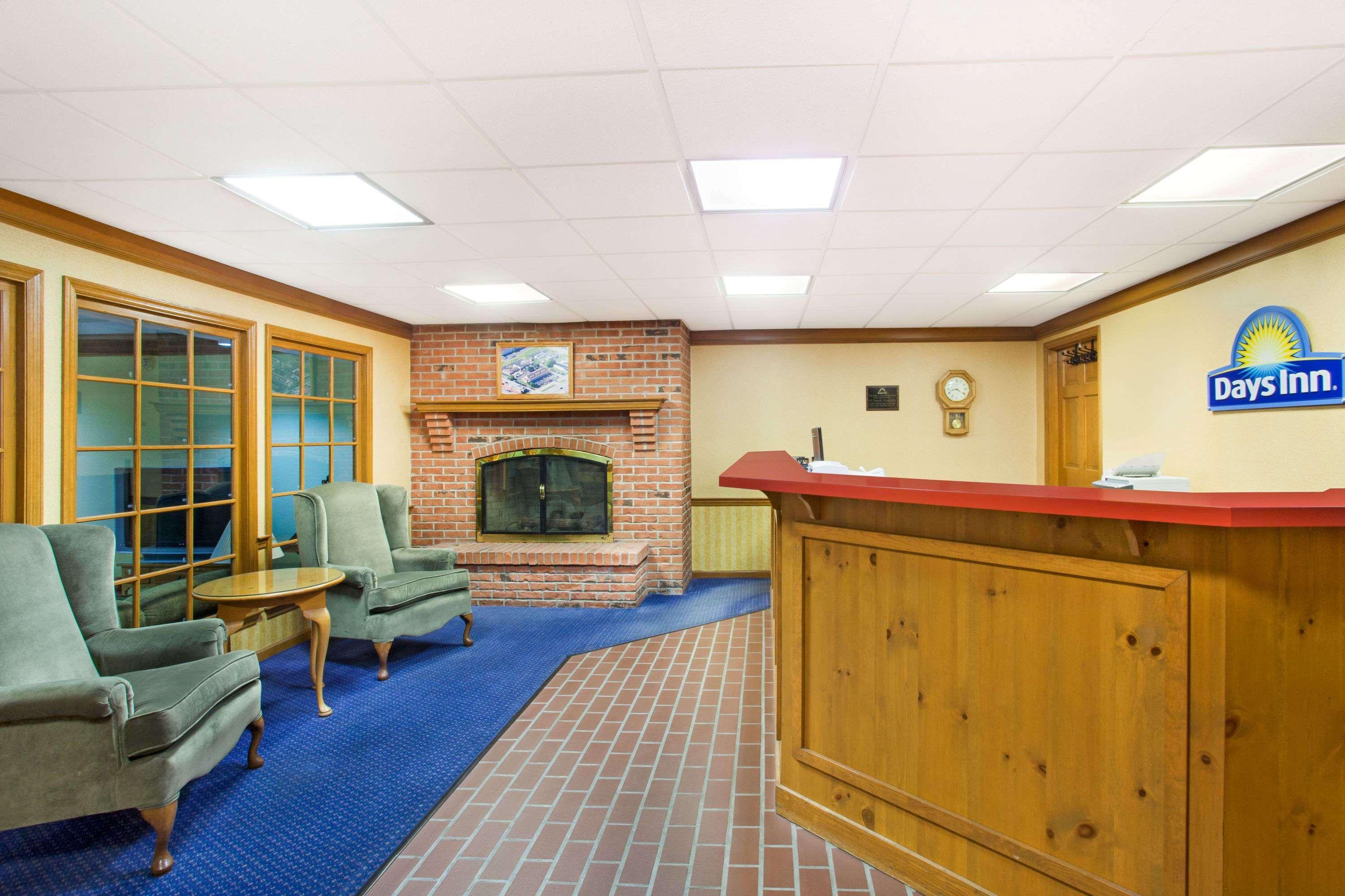 Days Inn By Wyndham Auburn Extérieur photo