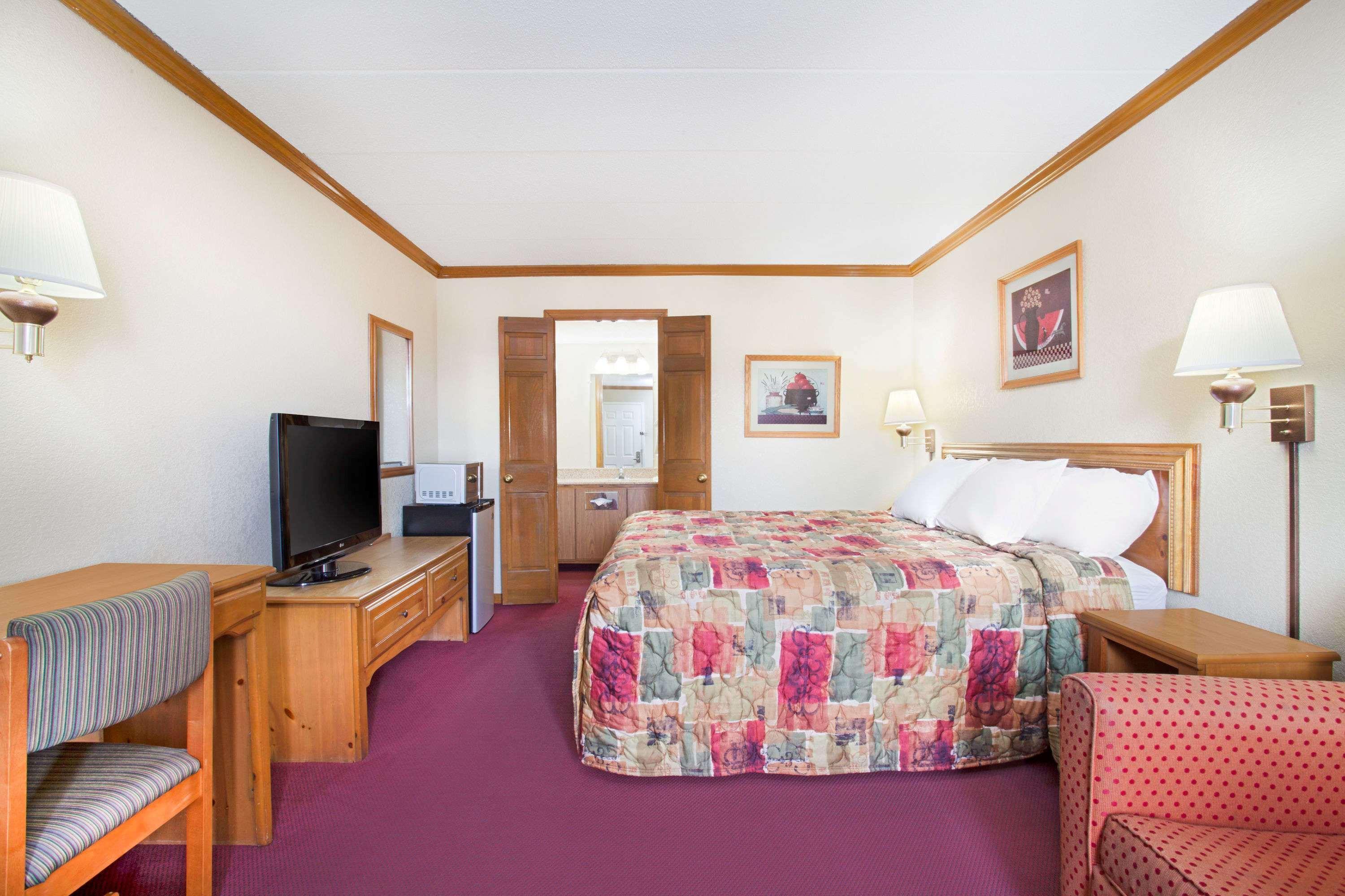 Days Inn By Wyndham Auburn Extérieur photo